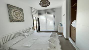 3 chambres, fer et planche à repasser, Wi-Fi gratuit, draps fournis