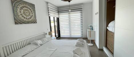 3 bedrooms, iron/ironing board, WiFi (free), bed sheets