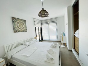 3 chambres, fer et planche à repasser, Wi-Fi gratuit, draps fournis