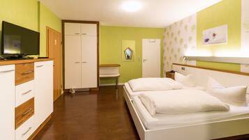 Free WiFi, bed sheets