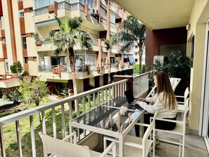 Outdoor dining - 2.Apolo Suites 104, Soak up the Fresh Feel of a Corner Loft near the Beach (Marbella)