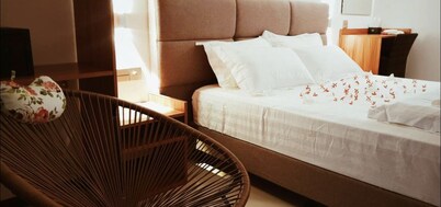 PALM REST