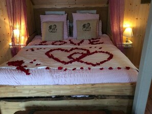 Chalet, para no fumadores | 1 habitación, artículos del minibar gratis y ropa de cama 