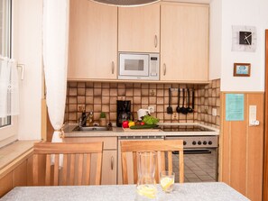 Kühlschrank, Mikrowelle, Ofen, Toaster