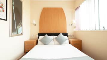1 bedroom, desk, free WiFi, bed sheets