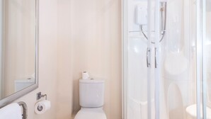 Studio | Bathroom | Shower, towels - Chase Suites (Cannock)