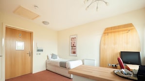 Superior Single Room | 1 bedroom, desk, WiFi (free), bed sheets - Chase Suites (Cannock)