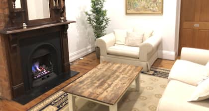 Napier Cottage - Cozy Hills Retreat