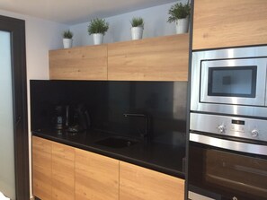 Fridge, microwave, oven, dishwasher