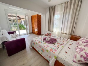 8 Schlafzimmer, Zimmersafe, Schreibtisch, kostenloses WLAN