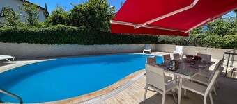 Large House only 100m to the beach, shopping and going out local centre Kemer