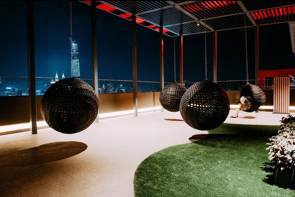 المنطقة المحيطة بالمنشأة