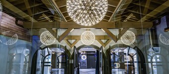 The Drus: Elegant Alpine Spa Apartment with Pool, Sauna & Parking