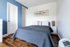 2 chambres, fer et planche à repasser, Wi-Fi, draps fournis