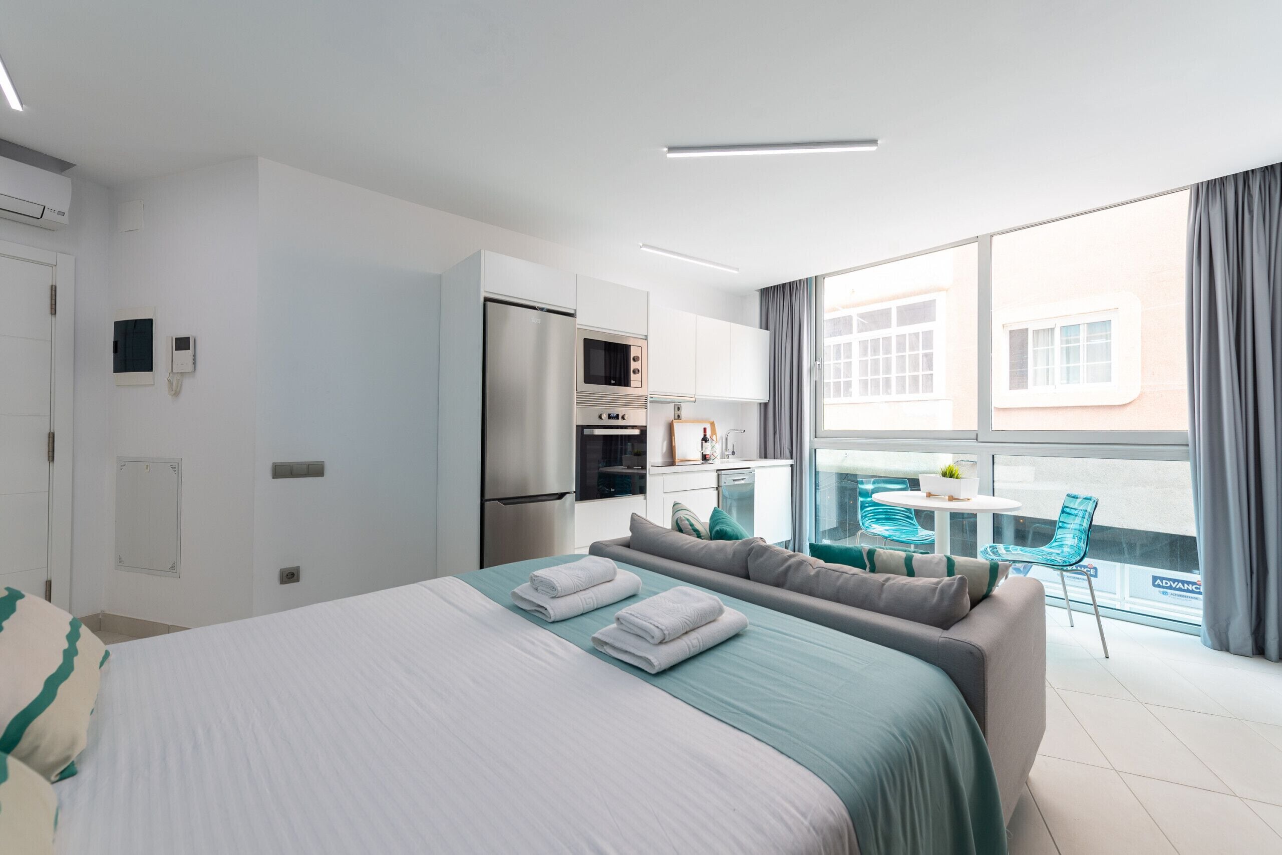 1 habitación, tabla de planchar con plancha y wifi gratis 