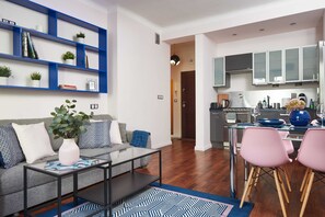 Comfort Apartment, City View | Living room - Plac Zbawiciela Hipster Apartment (Warsaw)