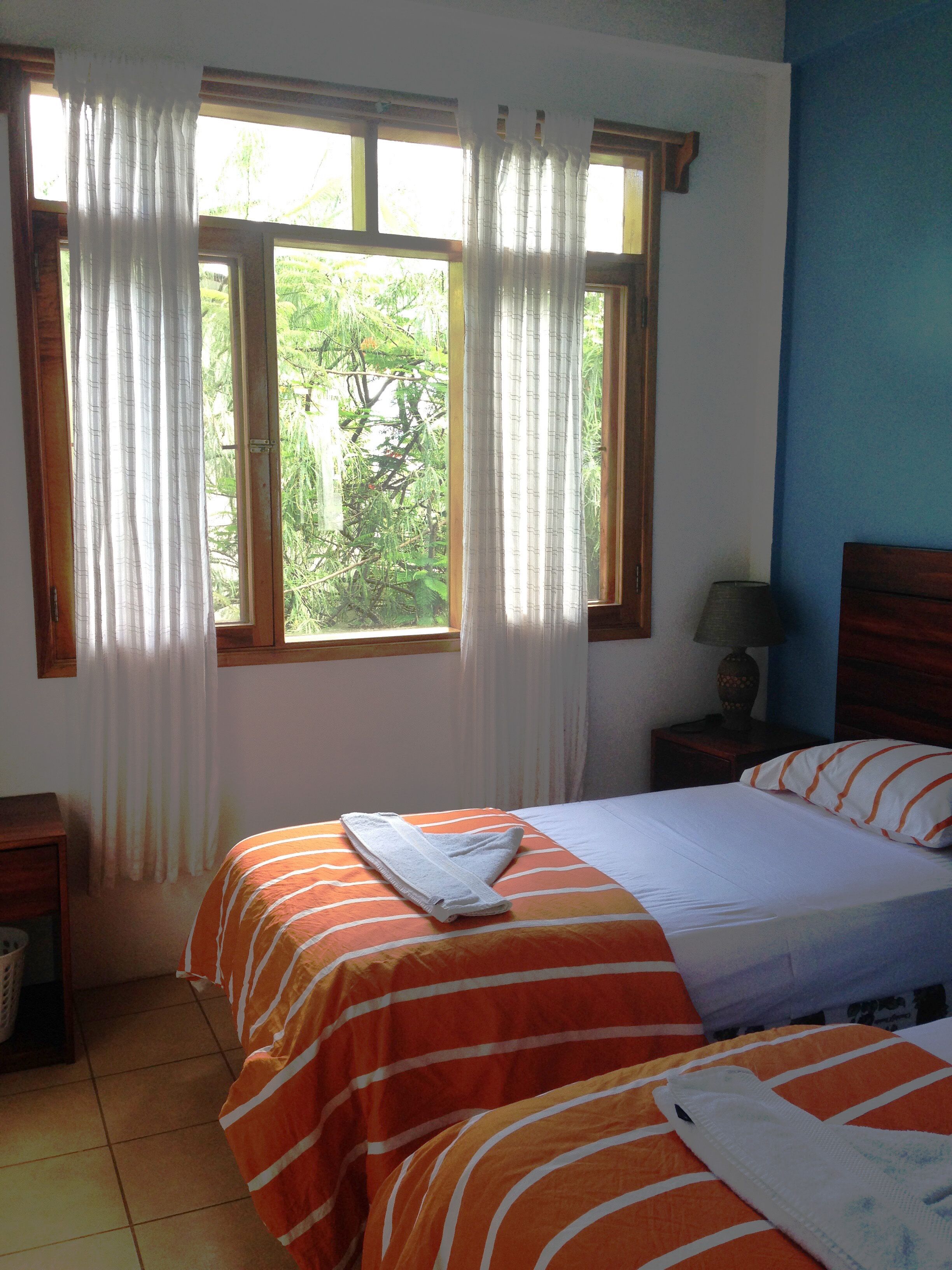 2 habitaciones, escritorio, cuna de viaje y wifi gratis 