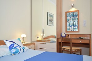 3 bedrooms, in-room safe, iron/ironing board, free WiFi