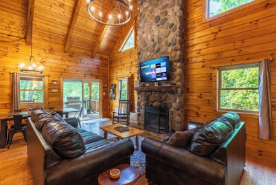 Bobcat Bluff-Hocking Hills State Park-Covered Hot Tub-Firepit-Pool Table-WiFi 