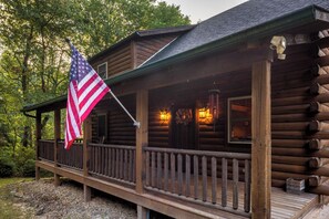 Exterior - Bobcat Bluff-Hocking Hills State Park-Covered Hot Tub-Firepit-Pool Table-WiFi (Logan)