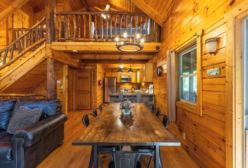 Bobcat Bluff-Hocking Hills State Park-Covered Hot Tub-Firepit-Pool Table-WiFi 