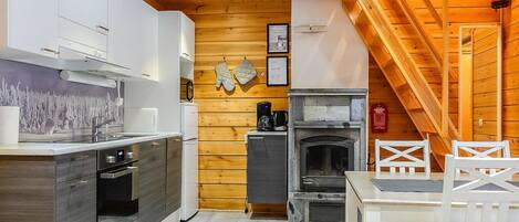 Refrigerador, microondas, lavavajillas, utensilios de cocina