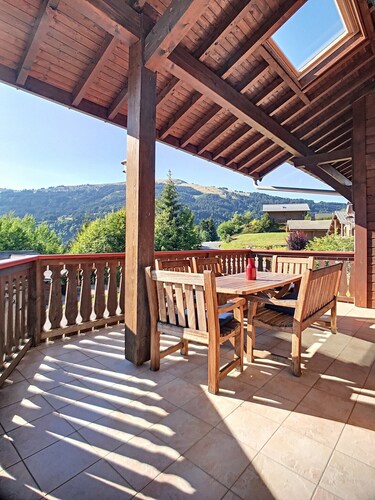 Chalet Le Renard Du Lac- close to the Chavanne piste and lake