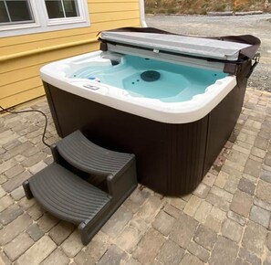 Baignoire à remous extérieure