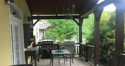 *NEW* “Casa Grande" Discount Rates! Private NEW HOT TUB, POOL TABLE, BASKE