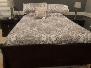 3 間睡房、熨斗/熨衫板、上網、床單