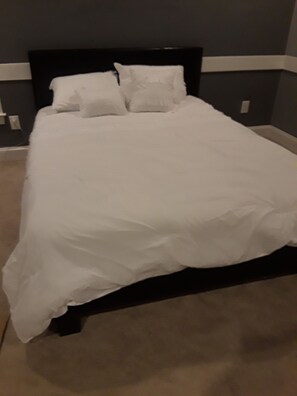 3 間睡房、熨斗/熨衫板、上網、床單