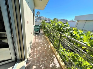 Apartment, Mehrere Betten | Balkon