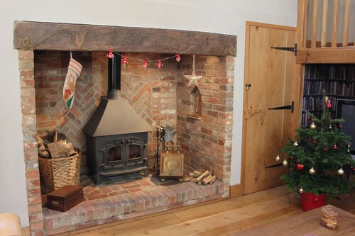  Self Contained 2 bedroomed former 15th Chapel