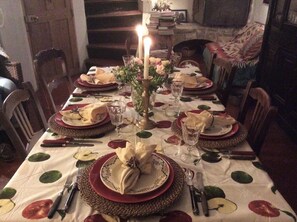 Habitación cuádruple, 2 camas Queen size | Servicio a la habitación