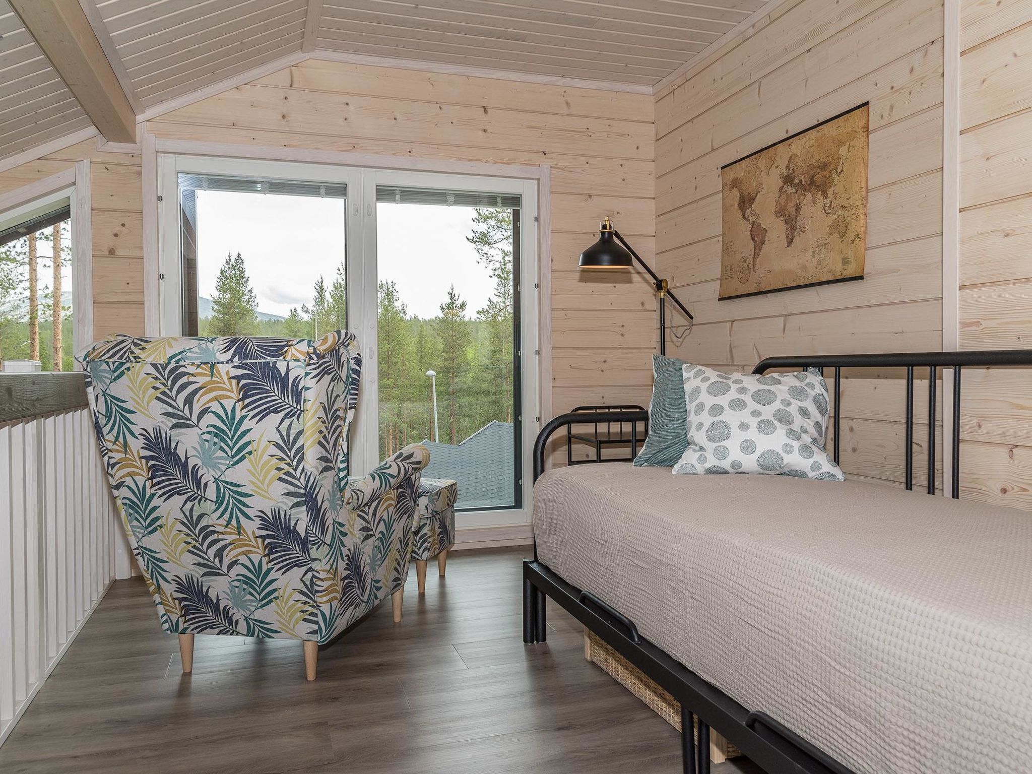 2 bedrooms, travel cot, Internet