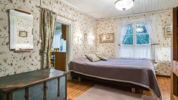 1 bedroom, iron/ironing board