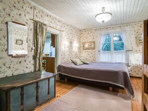 1 bedroom, iron/ironing board