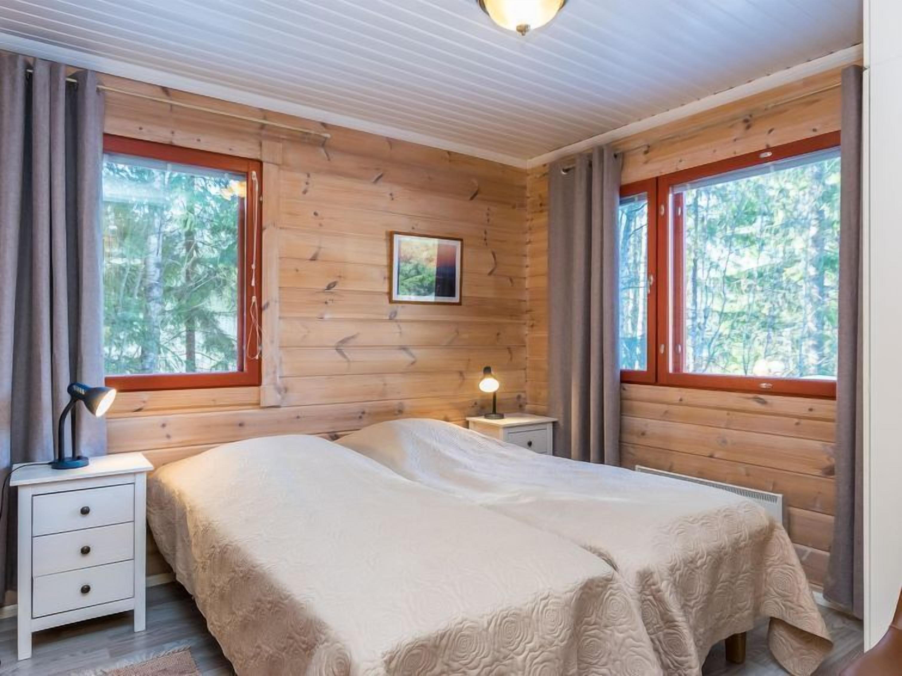 4 makuuhuonetta, internet