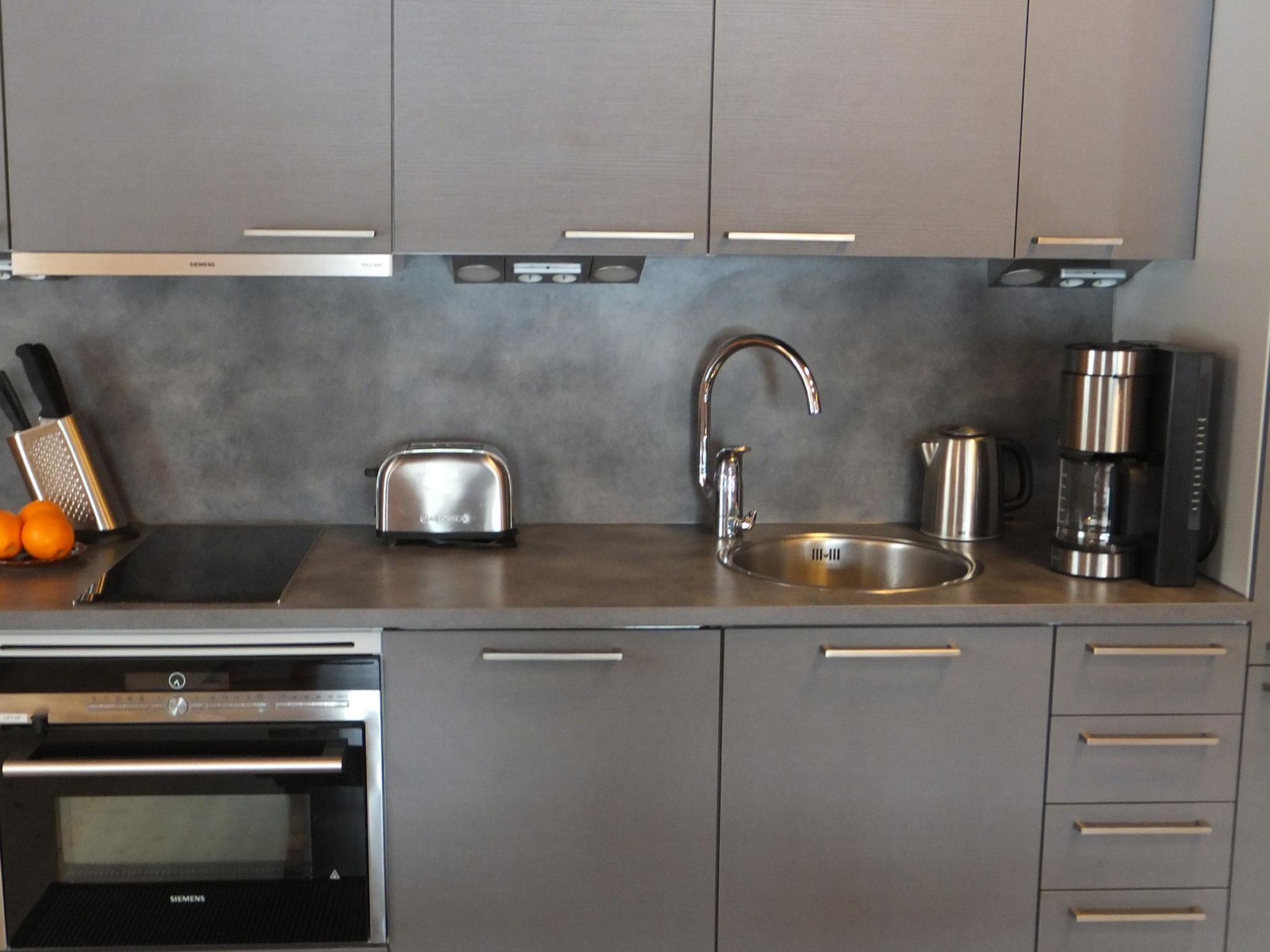 Fridge, microwave, dishwasher, cookware/dishes/utensils