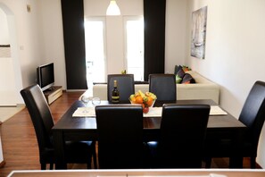 Perhehuvila, merinäköala | Ruokailu omassa huoneessa