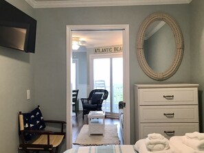 2 bedrooms, iron/ironing board, WiFi, bed sheets - “Shorely Anchored” DIRECT OCEAN FRONT Top Floor! Beautifully Renovated! (Atlantic Beach)