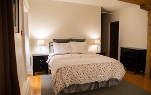 2 bedrooms, iron/ironing board, Internet, bed sheets - Chinic - Royal Dalhousie (QUEBEC)