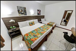 Minibar, in-room safe, free WiFi, bed sheets - Hotel Solar Rio de Pedras (Luís Eduardo Magalhães)