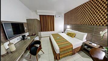 Frigobar, cofres nos quartos, Wi-Fi de cortesia, roupa de cama