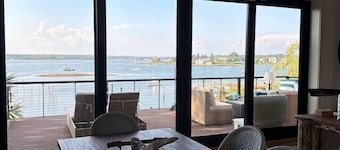 Romantic Waterfront Home "Sea Thistle" walk to Block Island ferry