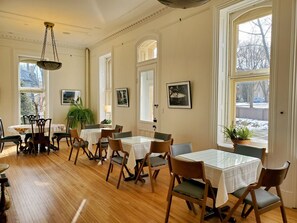 Interior - Governor's Mansion Inn (Madison)