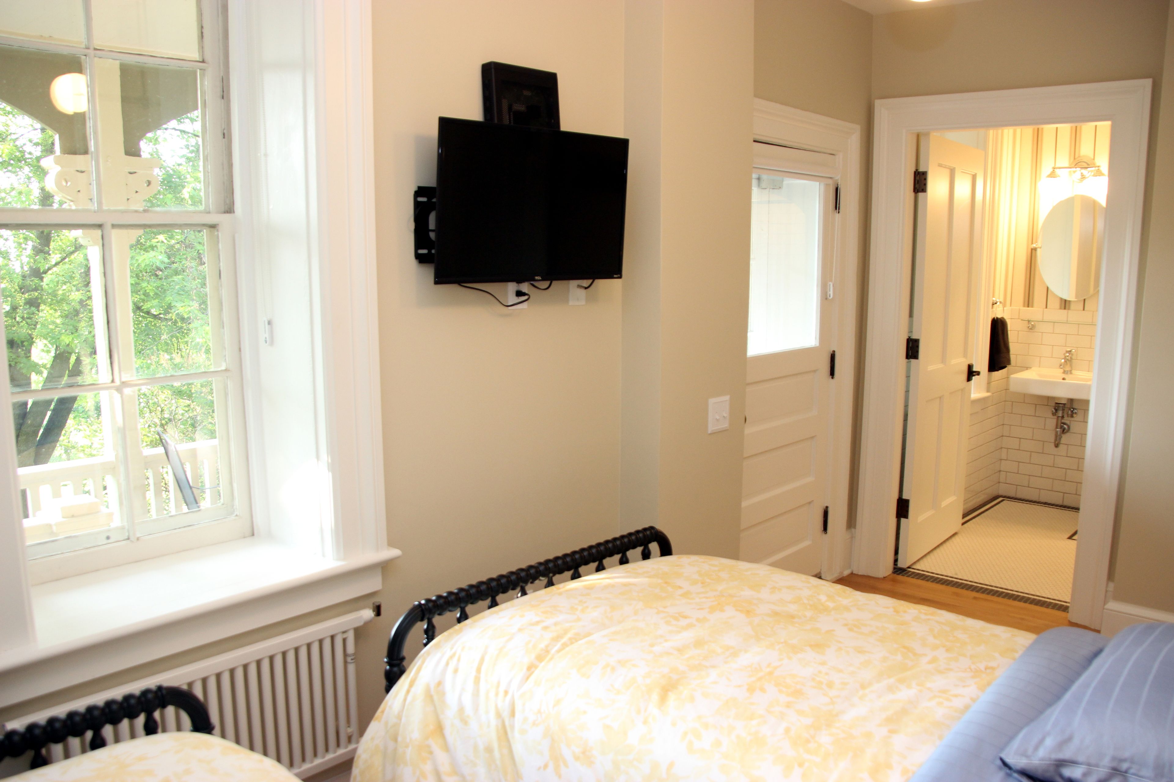 economy room | free wifi