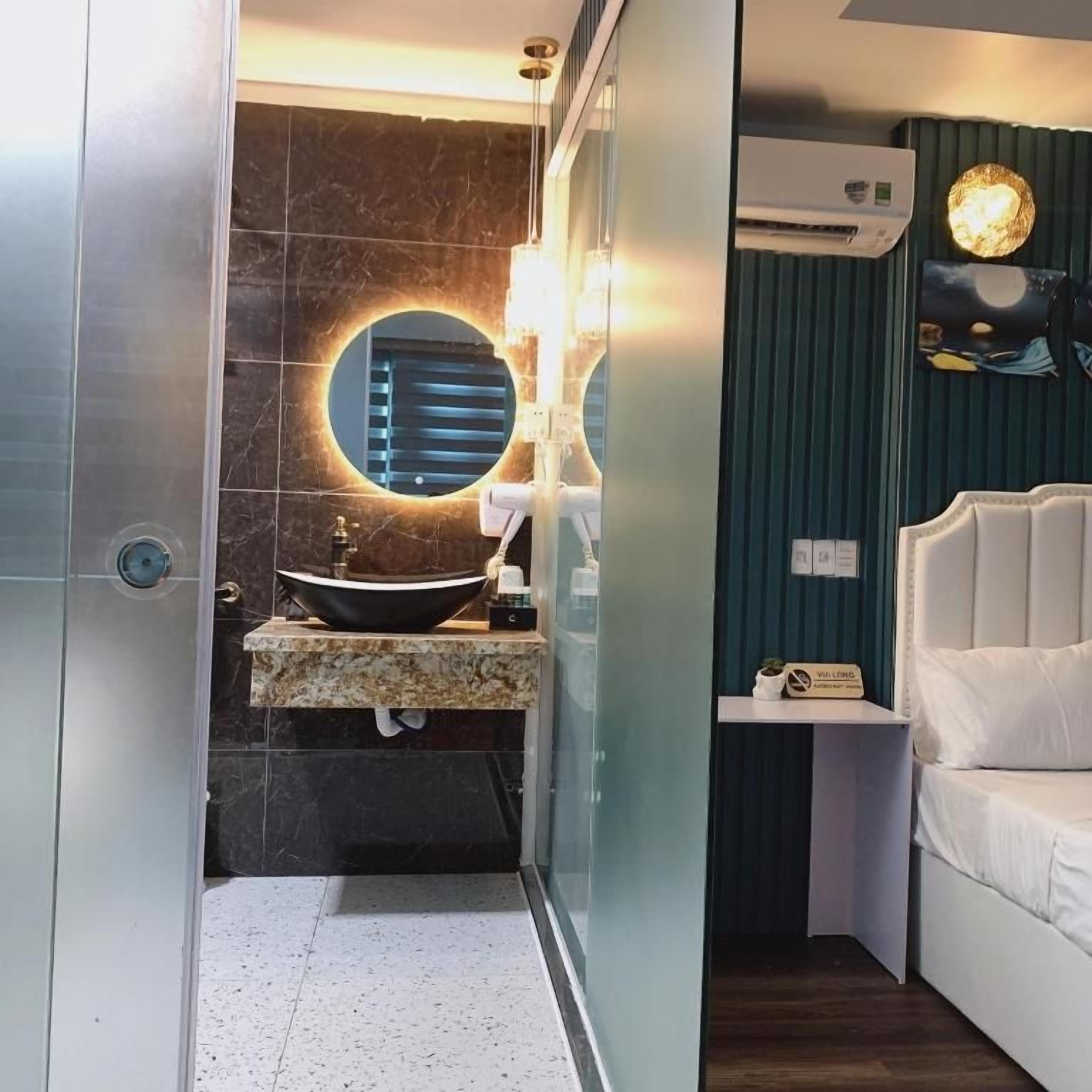 Shower, free toiletries, hair dryer, slippers