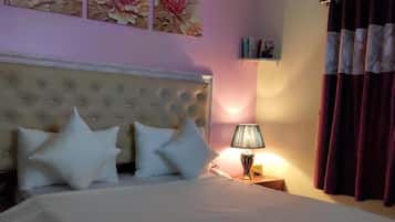 In-room safe, desk, free WiFi, bed sheets