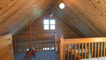 Cabin, Multiple Beds, Partial Lake View | Free cribs/infant beds, free WiFi, bed sheets